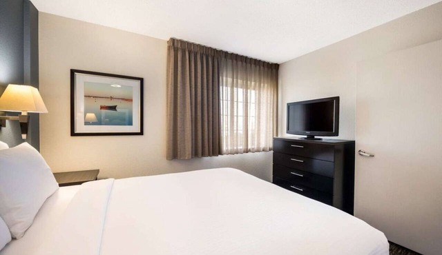 2 One Bedroom Suites | Kitchen, 6.5 mi to Chartiers Country Club