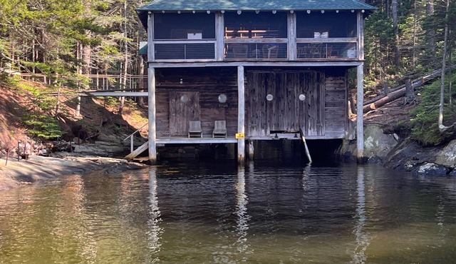 2 updated cottages sleeping 8 on a quiet ocean cove in "off the grid" Phippsburg