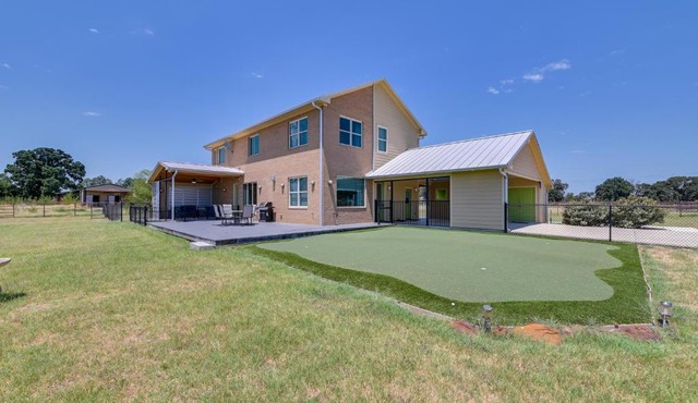 26-Acre Pilot Point Ranch Home w/Pool & Mini Golf in Pilot Point