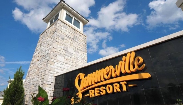2652 SS - Enchanted Summerville Haven: A Magical Escape