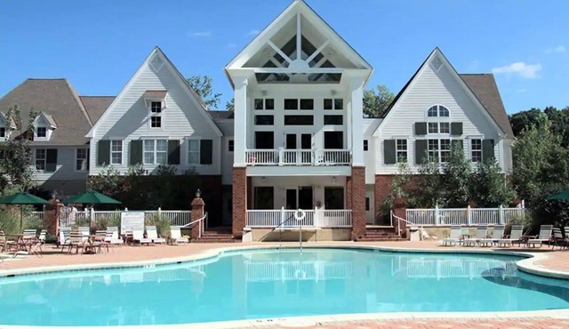 2BR Resort Cottage - Sleeps 6 - Close to Theme Parks & Attractions