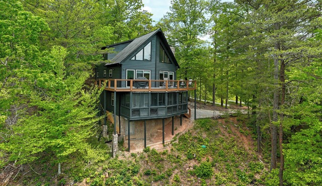 3 Bedroom, 3 Bathroom with Mountain View