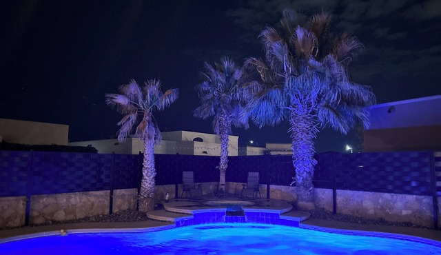 3 bedroom with pool, pool table and more in El Paso