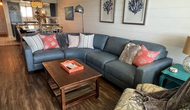 3 BR Beachfront Condo with Unobstructed Beach Views! Free Beach Chair Service