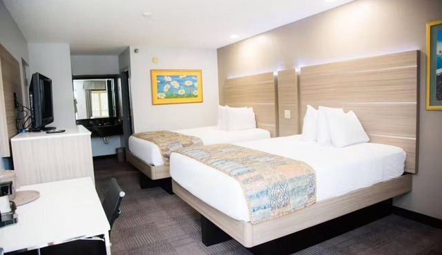 3 Family-Friendly Rooms near Air Force Armament Museum | Free On-Site Parking!