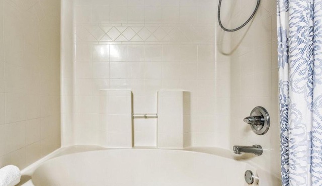 3 Min to Beach Spacious&Stylish Fully Stocked Home