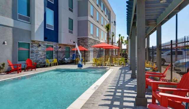 3 Units Breakfast included w/Pool & Gym Access | Pets Allowed