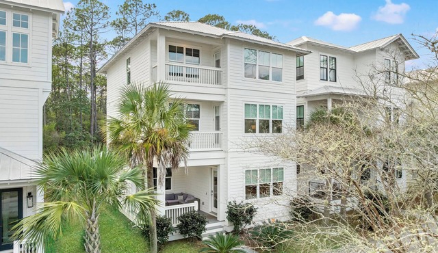 30A Beach House Scissortail - Pet Friendly, Pool, Beach, Sleeps 18 - Free Golf!