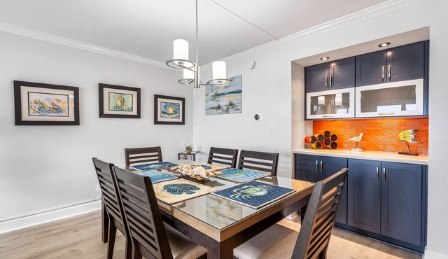 320- Beautifully remodeled Beachfront Condo, spectacular views