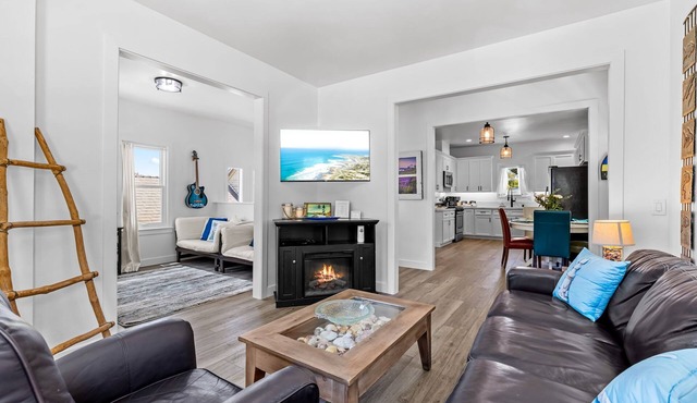 3729 Ocean Park Sanctuary ~ Short Walk to the Bay