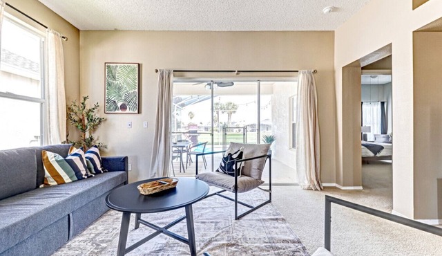 3BR | Screened Pool | 5-Game Room | Lake 9-Min Walk | 10 Min Disney | Sleeps 9