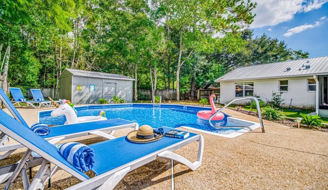 3BR Sun-Soaked Private Pool Home | Lanai & BBQ