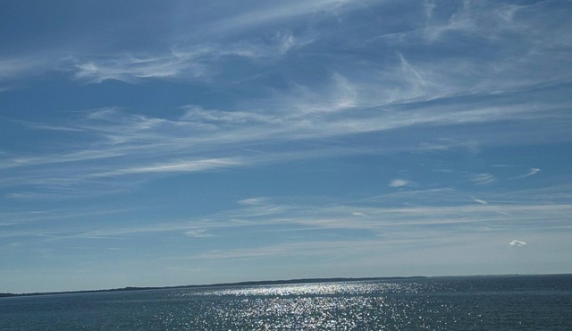 4 bdrm/2 ba house in West Falmouth, 1 mi to Old Silver Beach