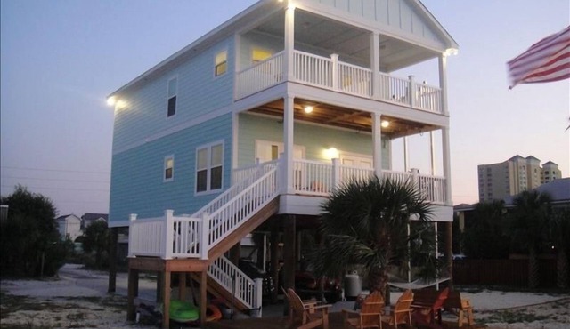 4 BR/3BA Waterfront Beach House w/Private Dock and Beach