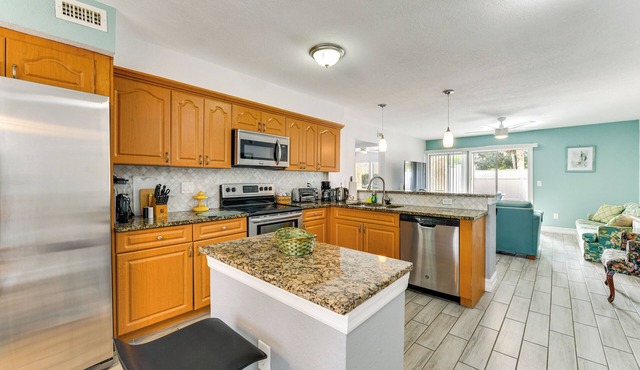 4 Mi to Siesta Key Beach: Condo w/Private Patio
