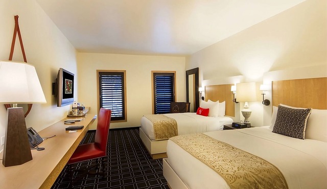 4 Spacious Units Close to Washington Park! Parking & Outdoor Swimming Pool