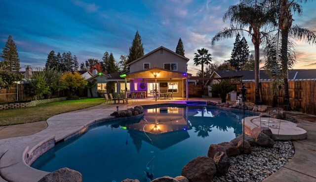 5BR · Pool · Hot Tub · RV Hookups · Garage