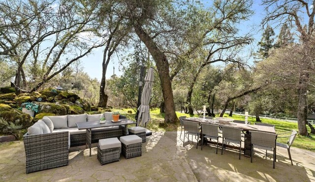 6 Rooms & 4 Baths - 2.5 Acre Folsom Lake Resort