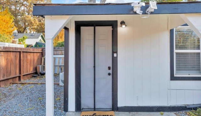 A Cottage - Walk to UC Davis & Shriners