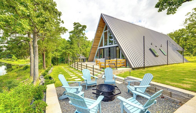 A-Frame Cabin w/Deck Near Cedar Creek Lake
