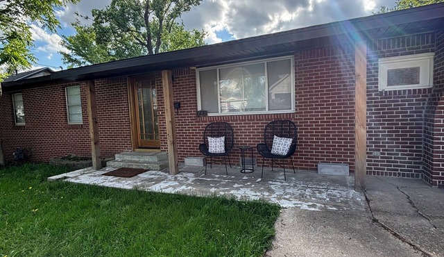 A peaceful 3-bedroom house in beautiful downtown Rogers