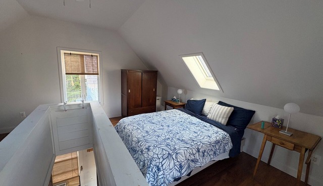 Adorable 1-bedroom apt in downtown charming Camden