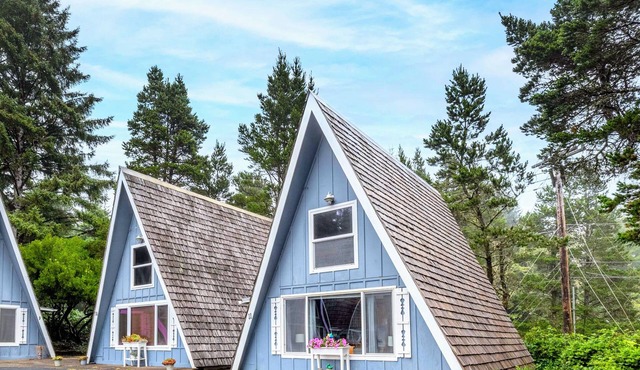 Alpine Chalet #11 Full Loft - Otter Rock, OR