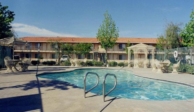 Applegate Inn