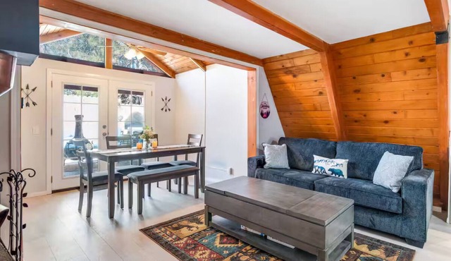 ArrowBear Ranch-2 Bedroom Home w/Wifi and Jacuzzi