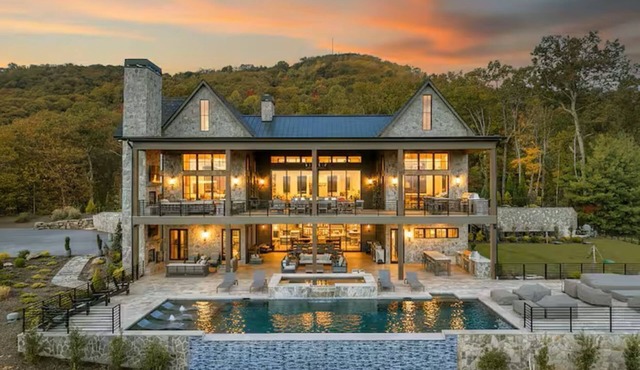 Arrowhead Point Estate - Breathtaking Mansion