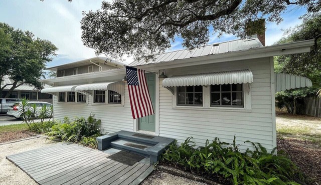 August Openings! Grayton 30A Beach House + 4 Bikes