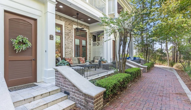 Bay Views ~ Viking Appliances ~ Gated Courtyard