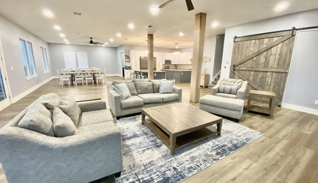 Beach Front Home - Big Enough for the Everyone - Game Room. Theater Room in Freeport