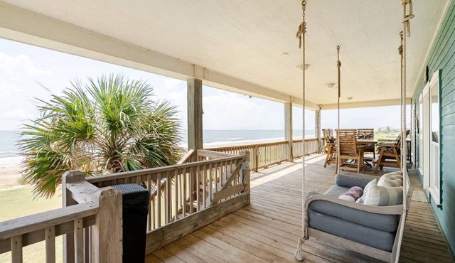Beachfront Fire Pit Gourmet Kitchen Views in Bolivar Peninsula