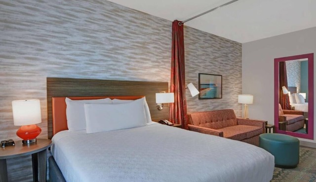 Beachside Suite | Gym & Pool Access | Free Breakfast Included