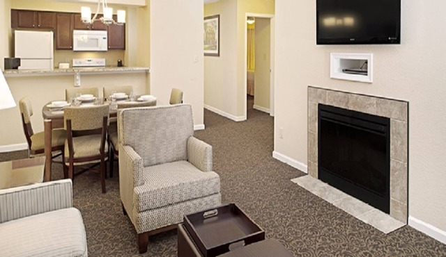 Beautiful 4-bedroom unit in Williamsburg loaded with amenities in Williamsburg