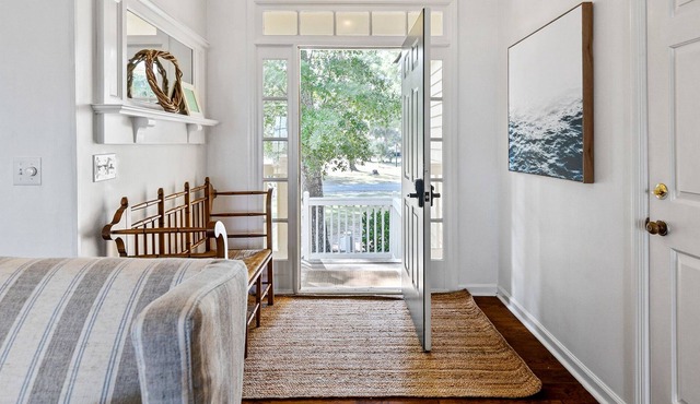 Beautiful Oceanfront 2bdr Coastal Cottage - Coastal Cottage