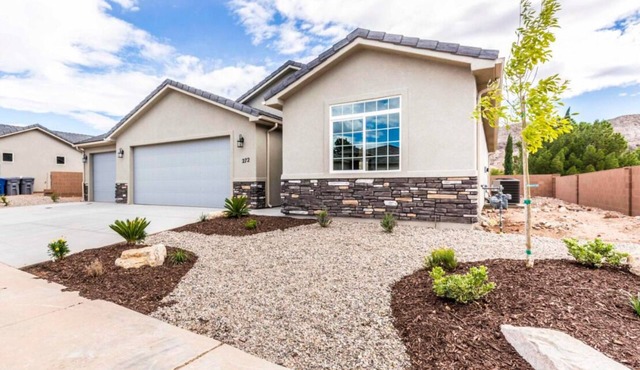 Beautiful Peaceful Three Bedroom Home with Views