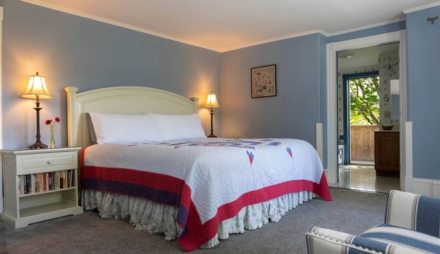 Bed and Breakfast Suite on a Working Farm near Augusta, Maine in Hallowell