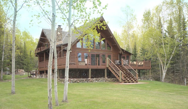 Birch Haven | Spectacular Lakefront Log Cabin in Cornucopia