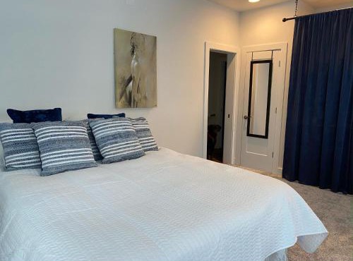 Blue Studio at Navarra Gardens in Willamina