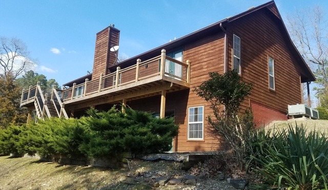 Bonnie & Clydes-2 Homes, Wooded and Private; Located on 2 acres