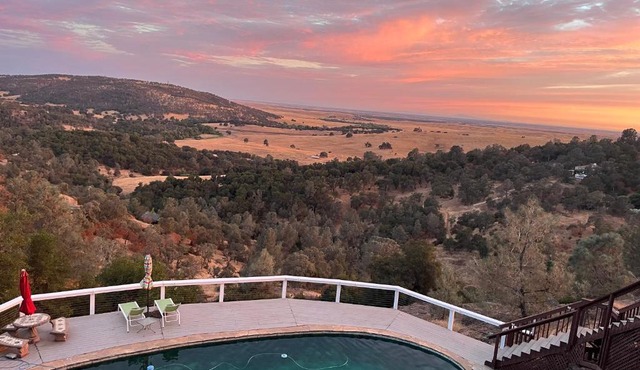 Breathtaking view of the Hills with HotTub, Pool and Pool Table