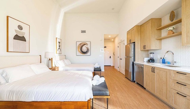 Bright & Modern Studio｜2 Queens + Pool & Spa Access in Montclair
