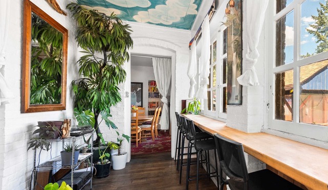 Bunk+Brew Historic Lucas House - Hostel