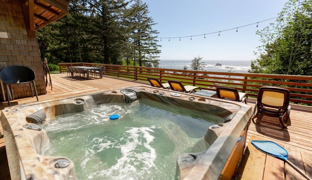 Byrdies Beach House - private beach and ocean view