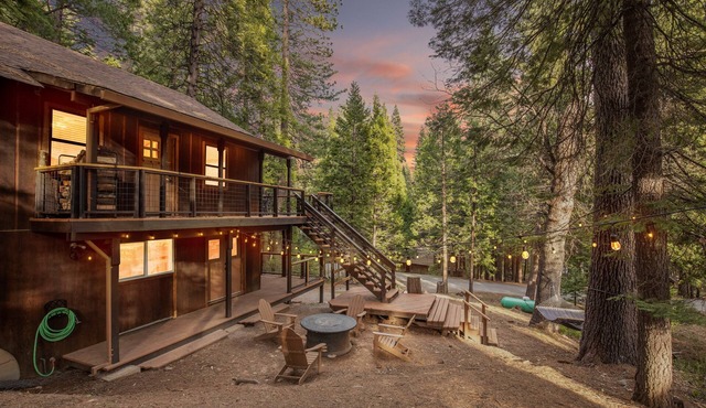 Cabin close to Bear Valley Game Room,Pets,EV Friendly Rec Center Access