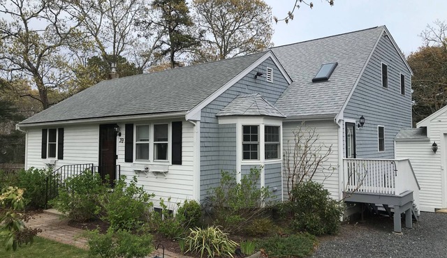 Cape Cod Getaway - close to beaches, shopping and more in Mashpee