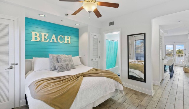 💎 Carillon Inn 313. Beautiful Lake Front with Gulf Views! Discounts