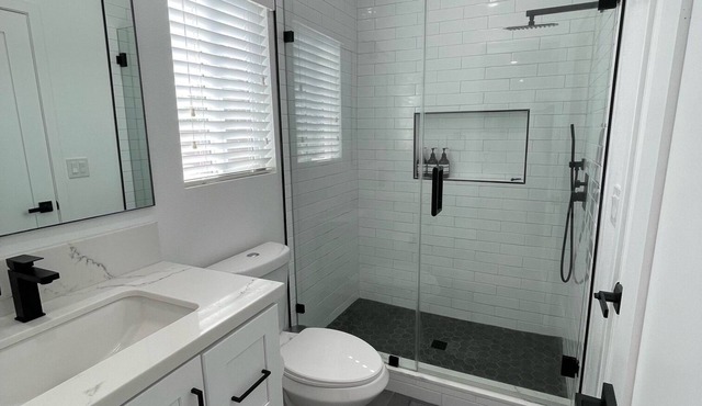 CASA DE COMFORT, 11 min from Disney Charming 2-bedroom with AC, extra bed, Wifi